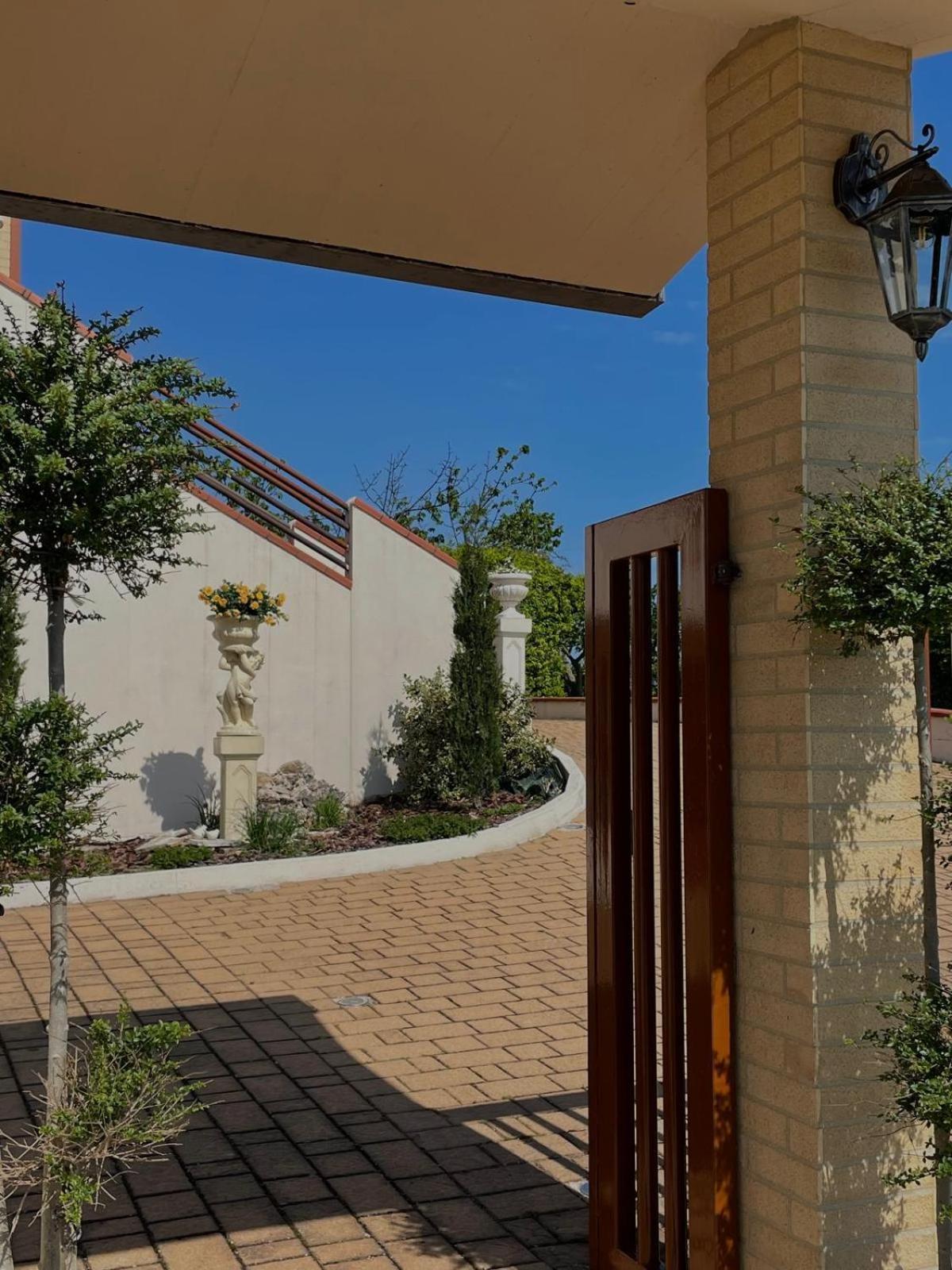 Appartamento In Villa Villalfonsina Luaran gambar